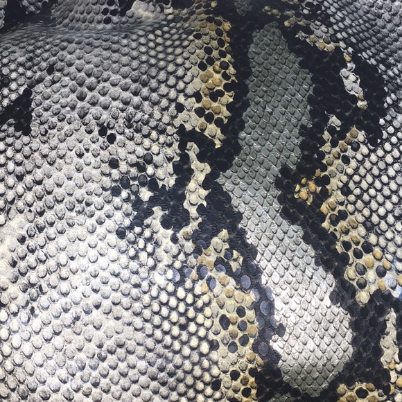 LIZ CLAIBORNE "Snakeskin" Tote - Picture 3 of 6